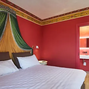 Poppi Suites Apartment
